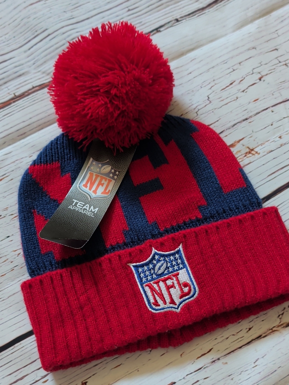 🆕 NFL Kids Pom Pom Knit Beanie in Red and Navy